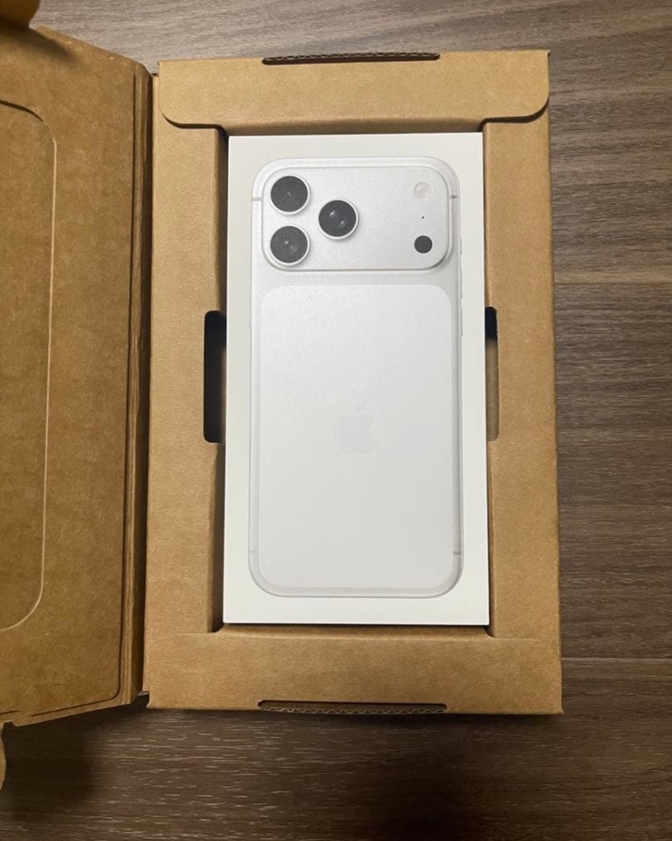 iPhone ProMax 256Gb シルバー SIMフリー APPLEストア購入　新品未開封