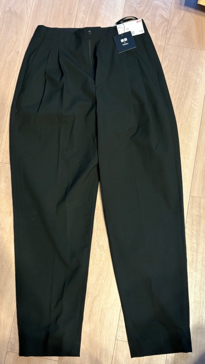 theory UNIQLO 感動パンツS