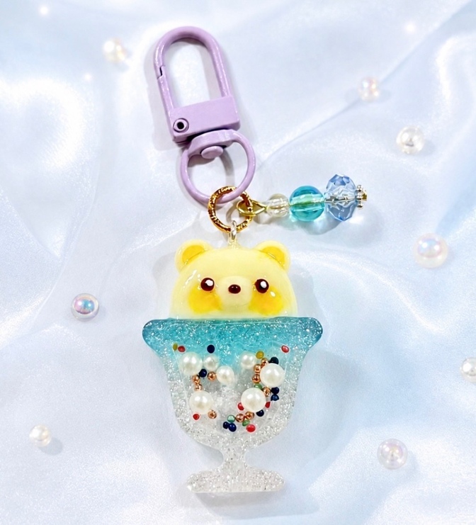 【ハンドメイド】こにゃむにゃむ♡くまさんのきらきらパフェキーホルダー