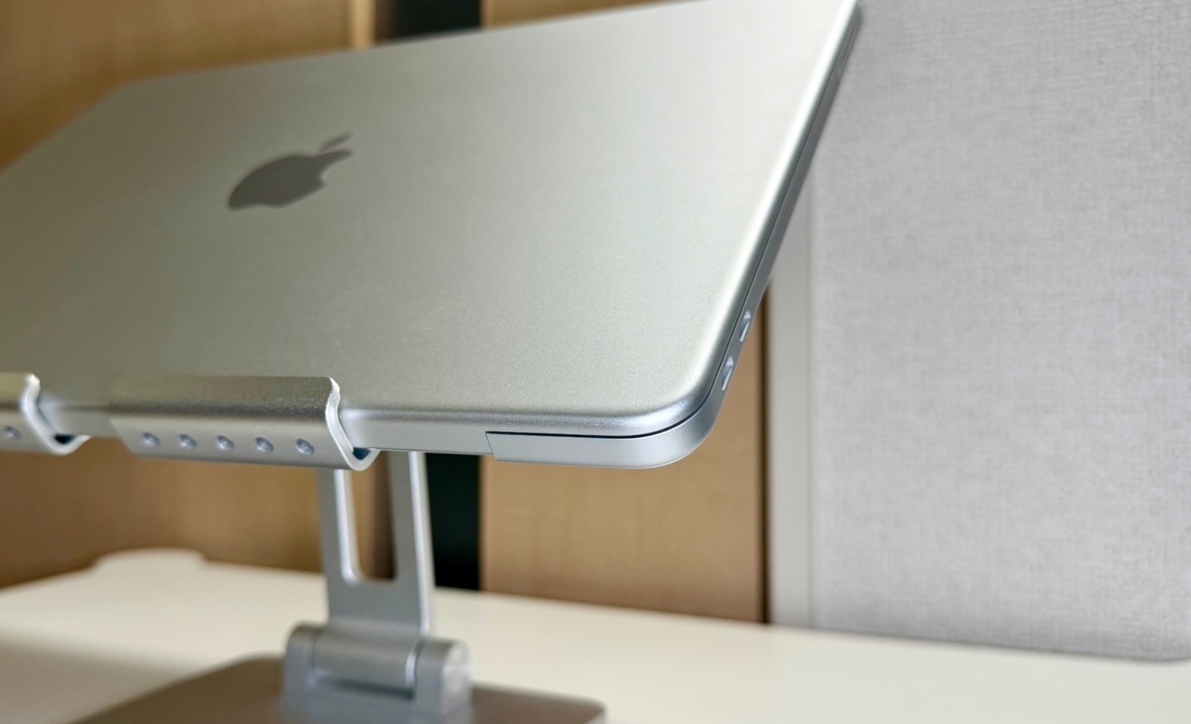 MacBook Neo 8GB/512GB 13インチ シルバー BT最大容量100％｜リベ