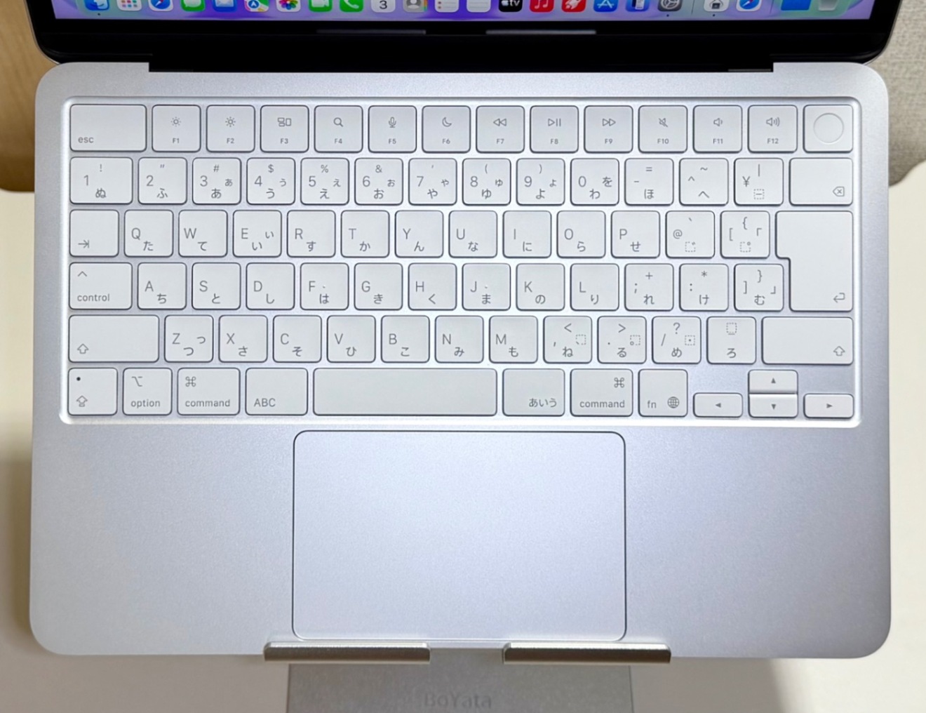 MacBook Neo 8GB/512GB 13インチ シルバー BT最大容量100％｜リベ