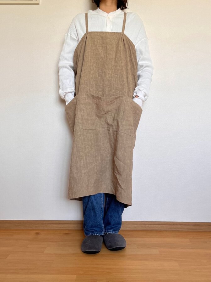【ハンドメイド・現品限り】天日干しリネンのエプロン サンドベージュ／カフェ・サロン・製菓のお仕事にも