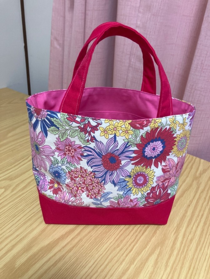 【ハンドメイド】気分⤴️⤴️ピンク🩷で可愛い花柄のトートバッグ