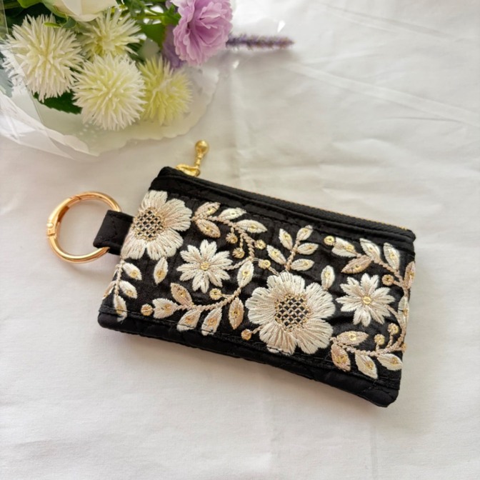 インド刺繍リボン×ハートキルト　ミニポーチ(カラビナ付き)