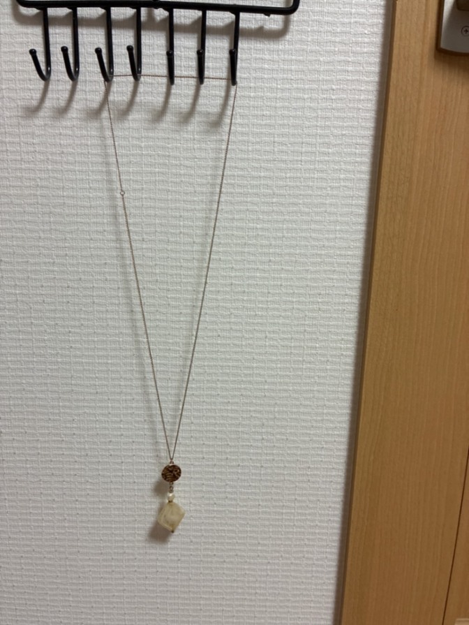 ゴールドカラー ネックレス パール調モチーフ

