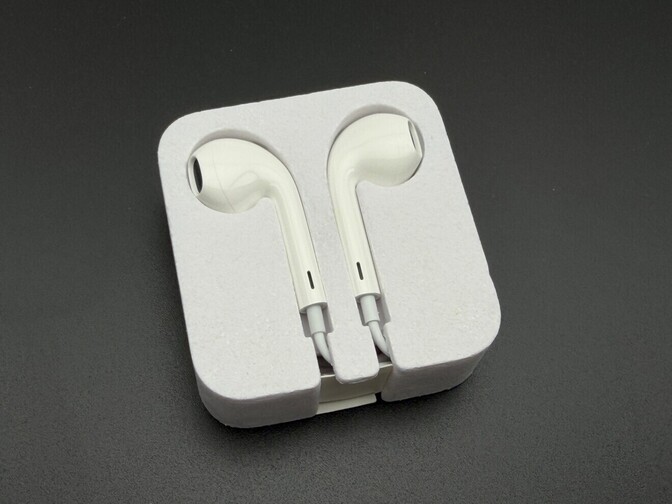 【#ポイント消化に】Apple純正 イヤホン EarPods 3.5 mm オーディオプラグタイプ
