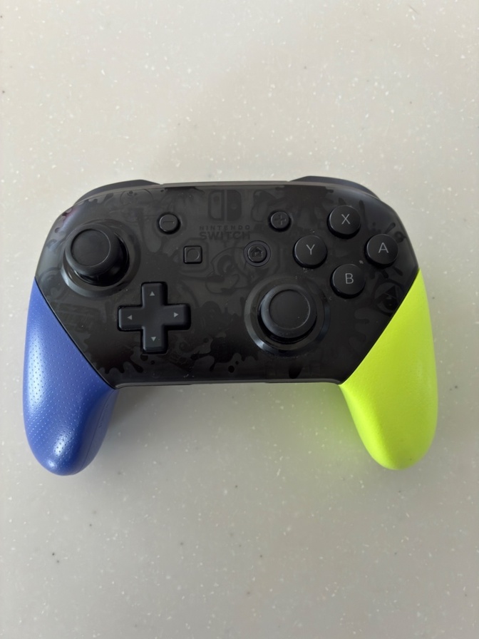 ニンテンドースイッチ　プロコン　スプラトゥーン3