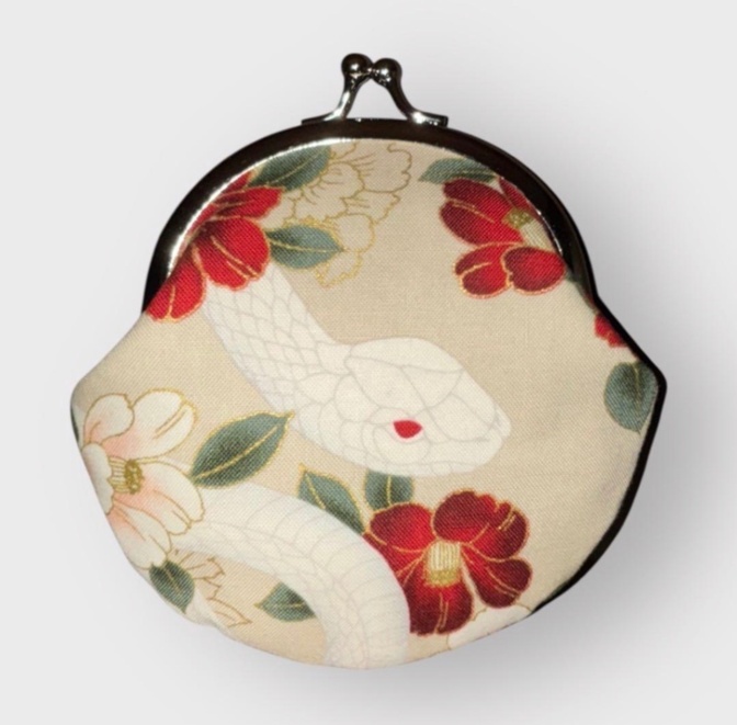 白蛇花柄がま口財布👛