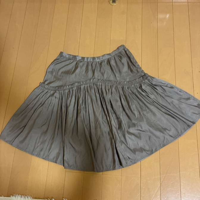 ひざ丈フレアスカート グレー