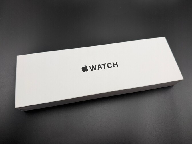 【未使用品】Apple Watch SE（第3世代） GPSモデル 40mm スターライト