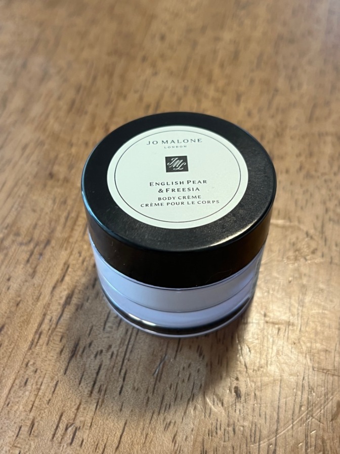 【JO MALONE LONDON】
イングリッシュ　ペアー＆ フリージア ボディクレーム 15ml