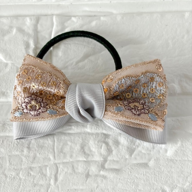インド刺繍リボン🎀ヘアゴム　グレージュ　グレー