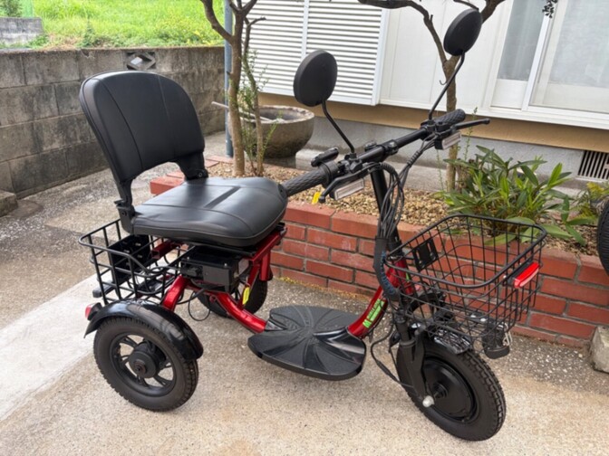 電動三輪車 免許なしで走行可  三輪特定小型原動機付自転車 TK3A セニアカー【引取り推奨】