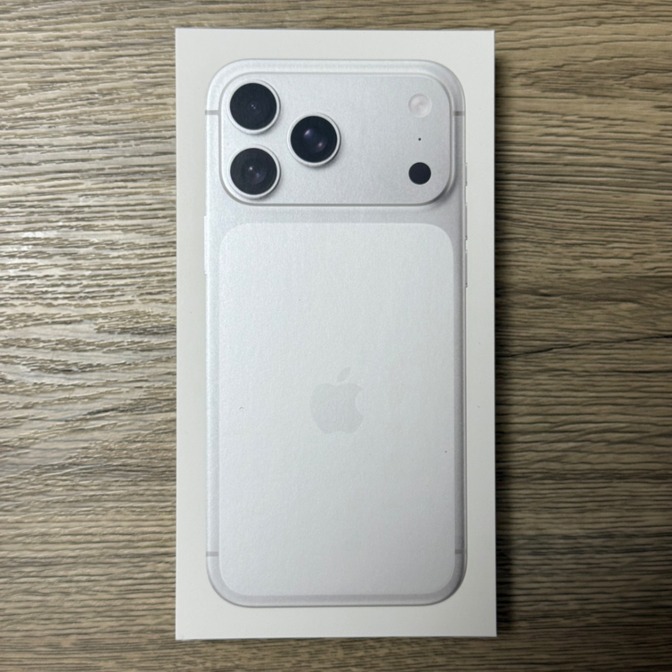 新品未開封　iPhone17 Pro Max 256GB シルバー