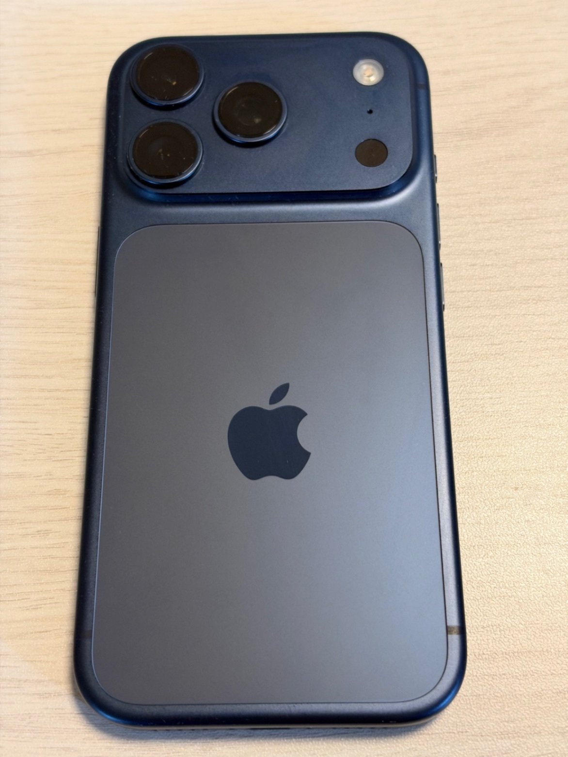 iPhone 17 Pro 256GB ディープブルー バッテリー最大容量98%｜リベ
