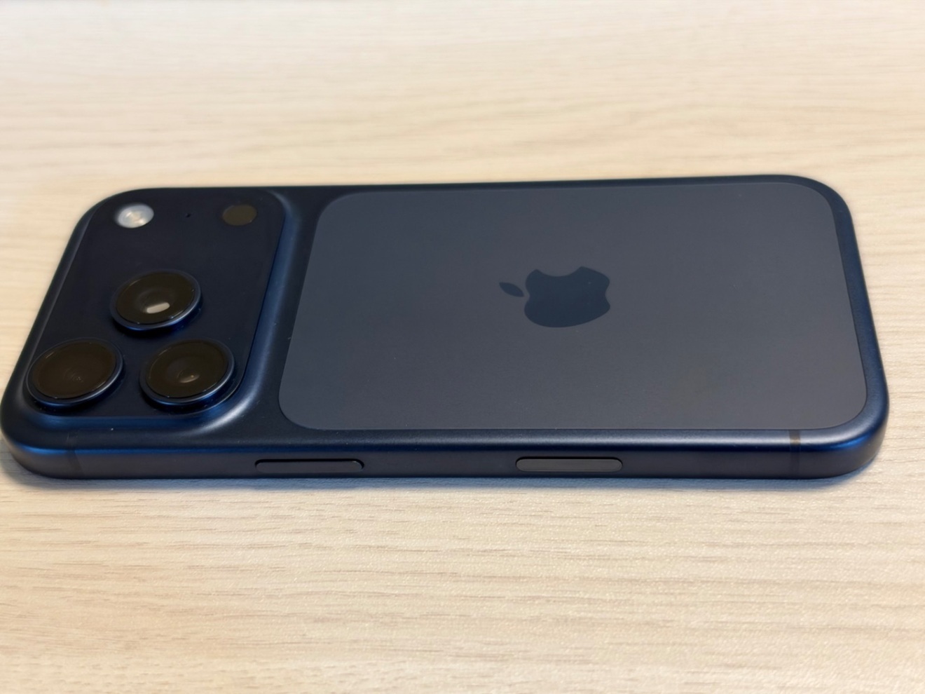 iPhone 17 Pro 256GB ディープブルー バッテリー最大容量98%｜リベ