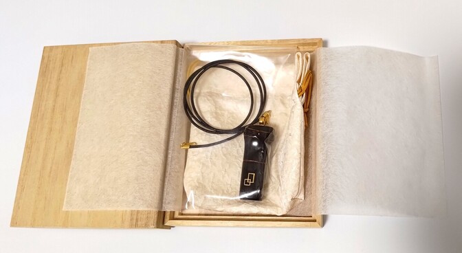 【工芸品】根竹製・漆塗りメモリアルお守り・ペンダント「かぐや姫」