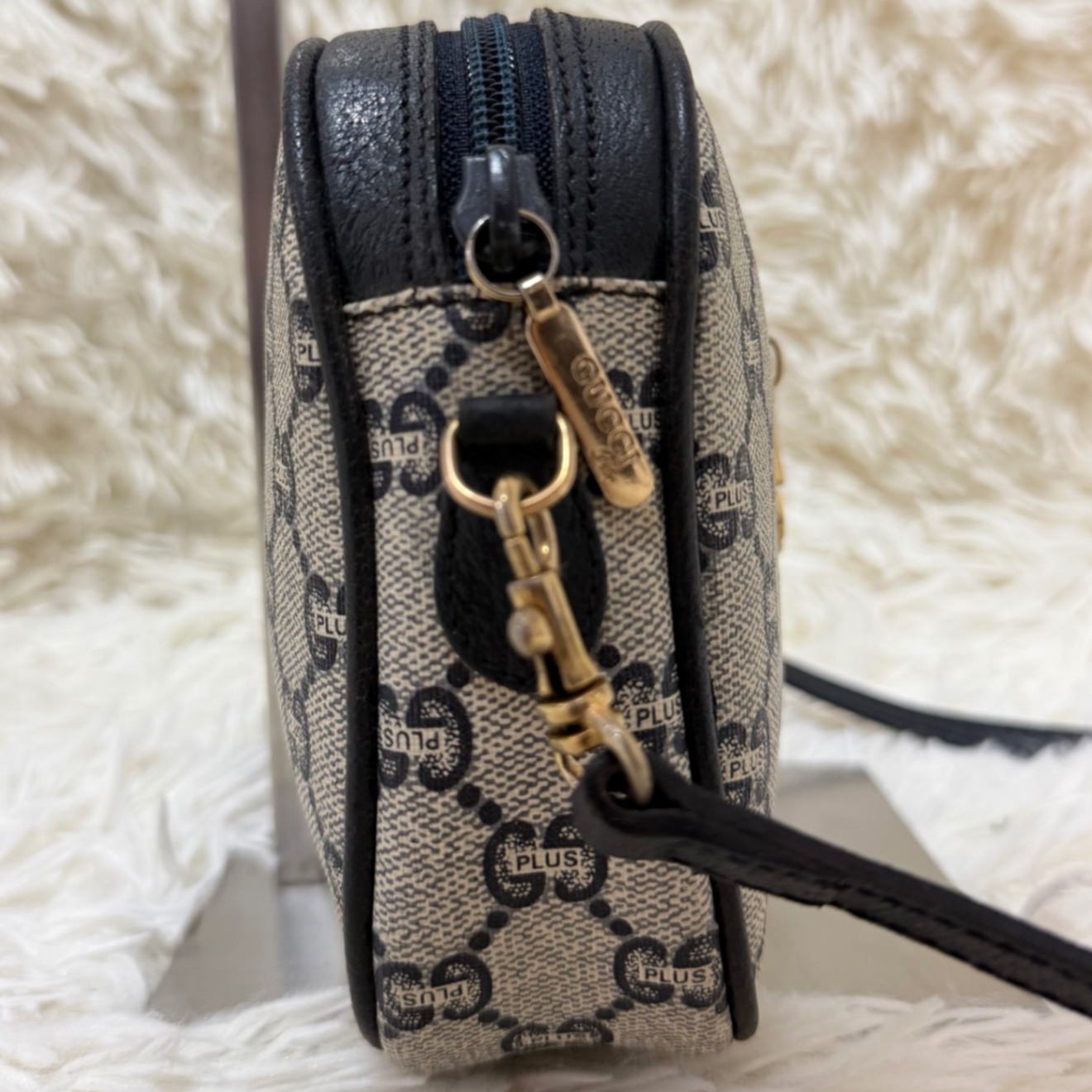 希少 レア グッチプラス GG 総柄 ロゴ レザー ショルダーバッグ 金具