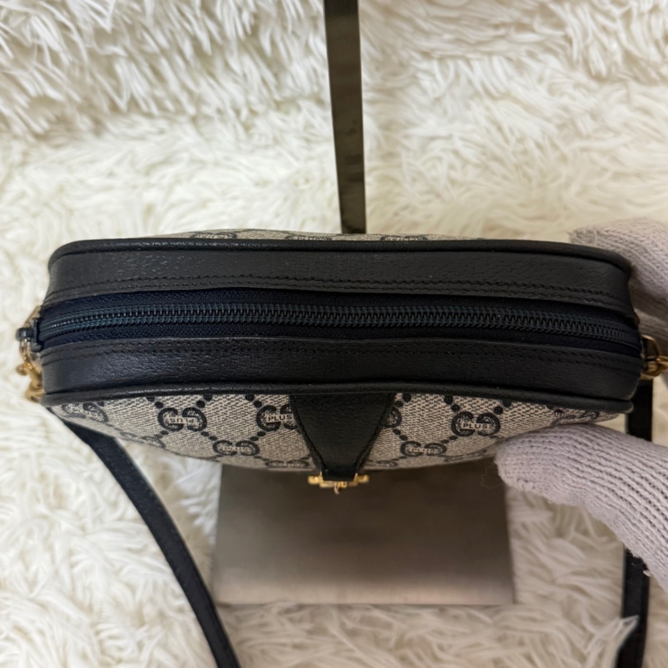 希少 レア グッチプラス GG 総柄 ロゴ レザー ショルダーバッグ 金具