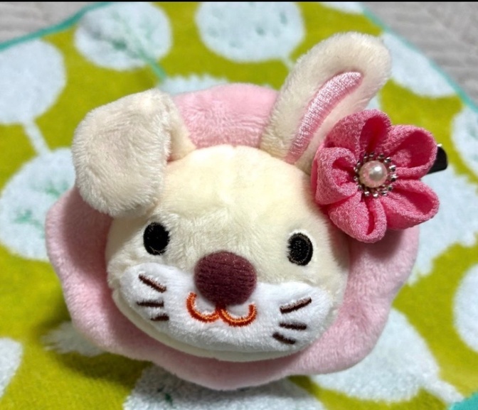 ハンドメイド【一点物】
つまみ細工で作る花の髪飾り