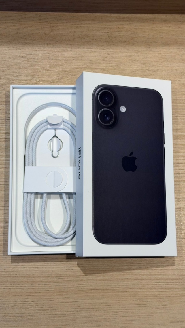 バッテリー90%】iPhone16 256GB 【ブラック】SIMフリー箱付き｜リベ