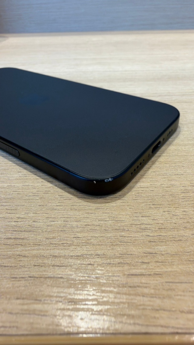 バッテリー90%】iPhone16 256GB 【ブラック】SIMフリー箱付き｜リベ