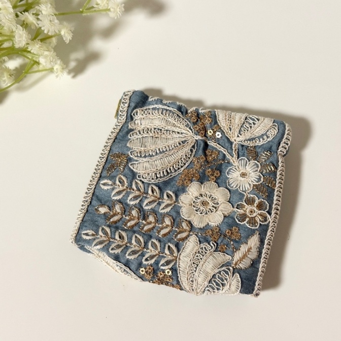 インド刺繍リボン🎀マチ付きバネロポーチ