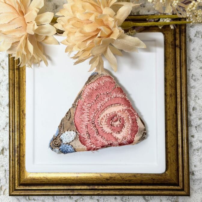 インド刺繍ヘアクリップ｜ピンクローズ 大輪のバラ パッチン留め