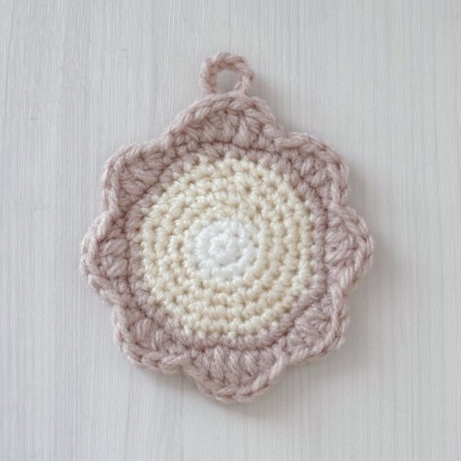 【リベポ消化にも◎】お花型のアクリルたわし🌼ベージュ