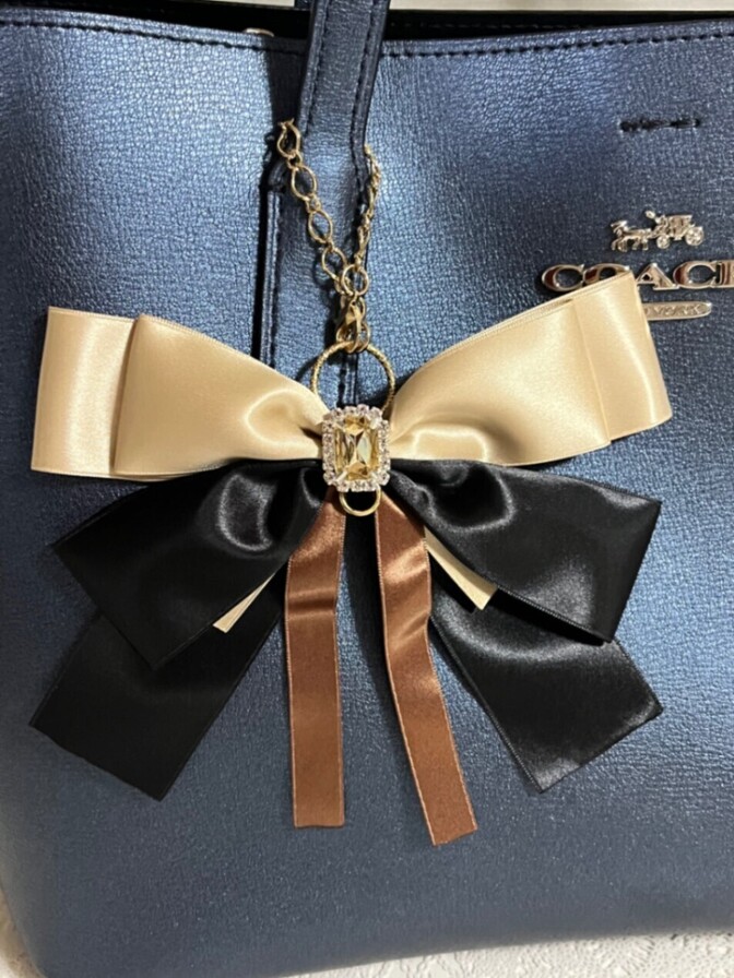 茶系ハンドメイド チャームリボン🎀 オタ活にもオススメ リボン真ん中にキーホルダーが付けられます