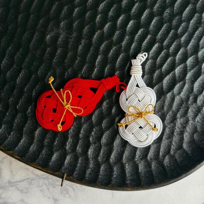 【ハンドメイド】紅白ひょうたんの水引飾り 2個セット〜お正月・敬老の日・長寿祝い・縁起物