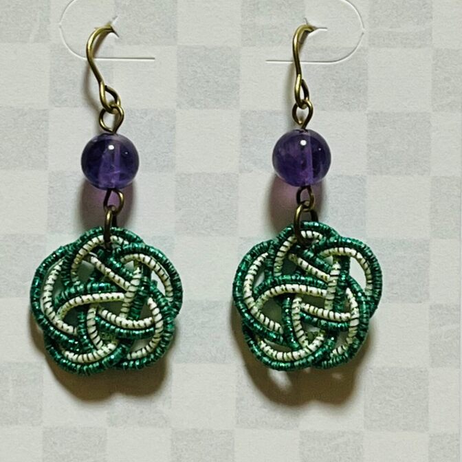 結びのアクセサリー｜水引ピアス 緑系×パープルビーズ