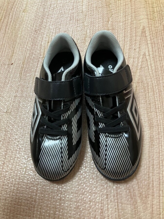 【未使用】サッカー・トレーニングシューズ・黒・18cm・アンブロ