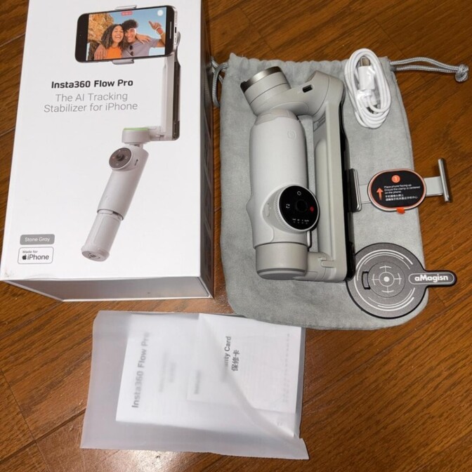 Insta360 Flow Pro ホワイト 動作確認済 マグネットマウント付き　ジンバル　自撮り