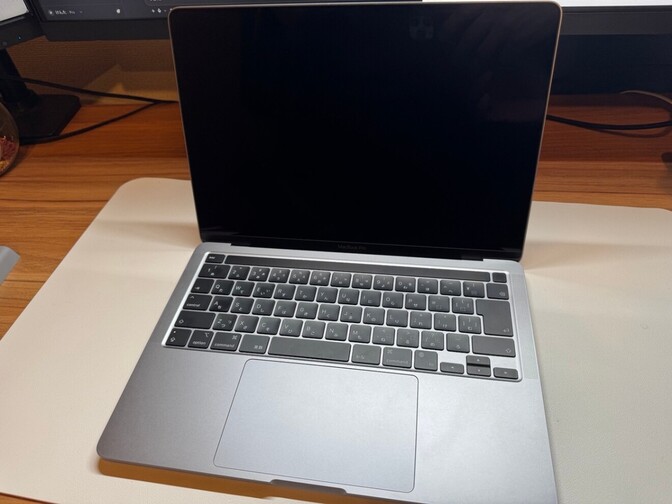 MacBook Pro 13インチ M2 8GB 256GB