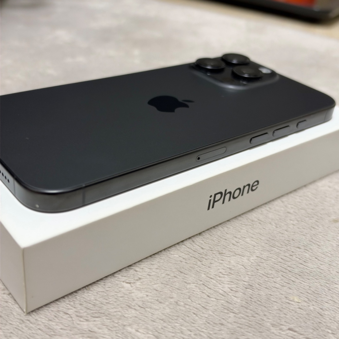 iPhone 16 Pro Max 256GB ブラックチタニウム SIMフリー｜リベシティ