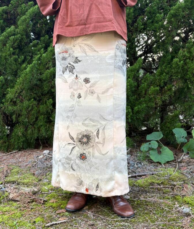 【ハンドメイド1点もの】着物リメイク シルクのロングタイトスカート｜深いスリットで歩きやすい