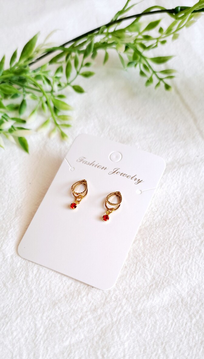 訳あり!値下げ! ✨しずく✨ピアス 大人なピアスをお探しのあなたへ 再販なし!の1点モノです😊