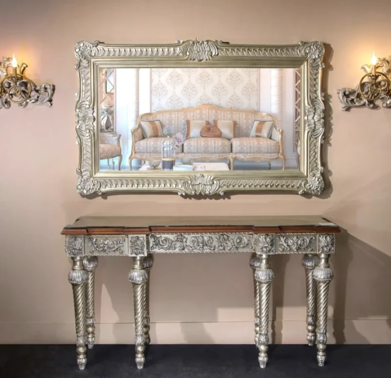 Luxurious Damietta console with mirrors