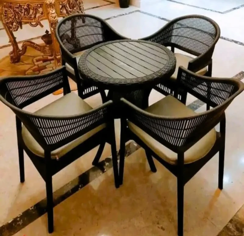 Beige and black garden set
