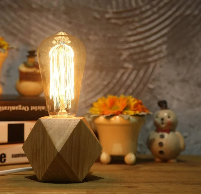 Wooden lamp 1 golden bulb