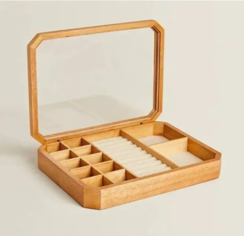 Wooden accessories organizer