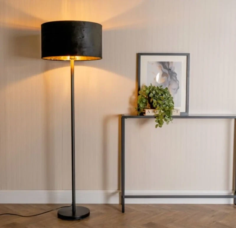 Modern lamp stand black metal