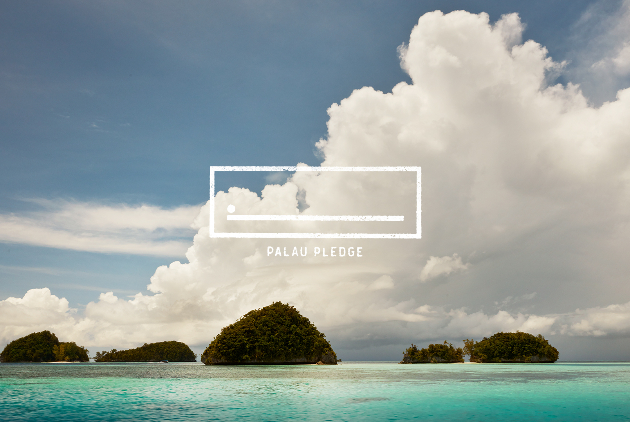 帛琉的蕈狀島嶼及湛藍海水風光，被暱稱為「被上帝打翻的珠寶盒」。