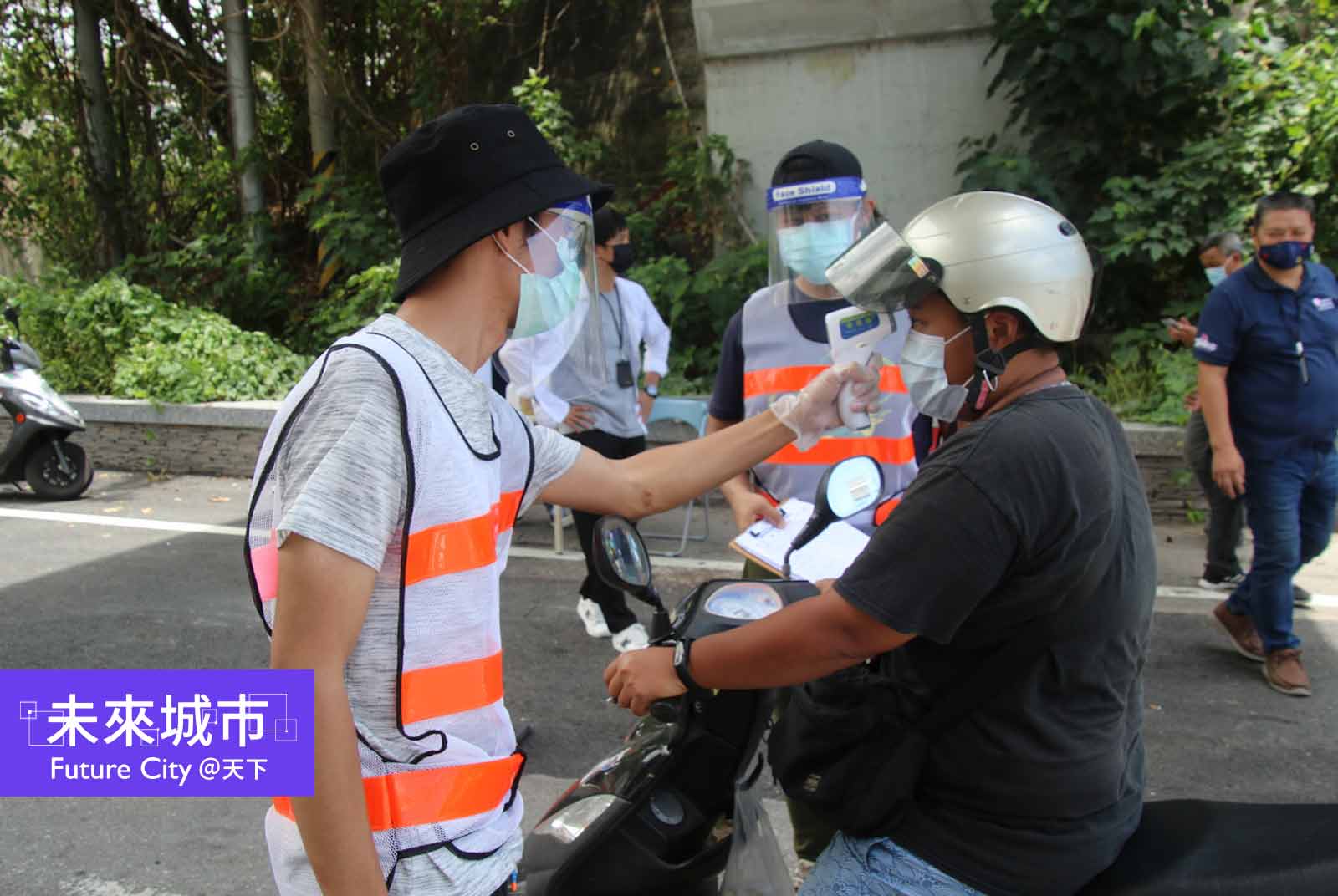 台東許多部落設立防疫站，希望將新冠病毒擋在家門外。