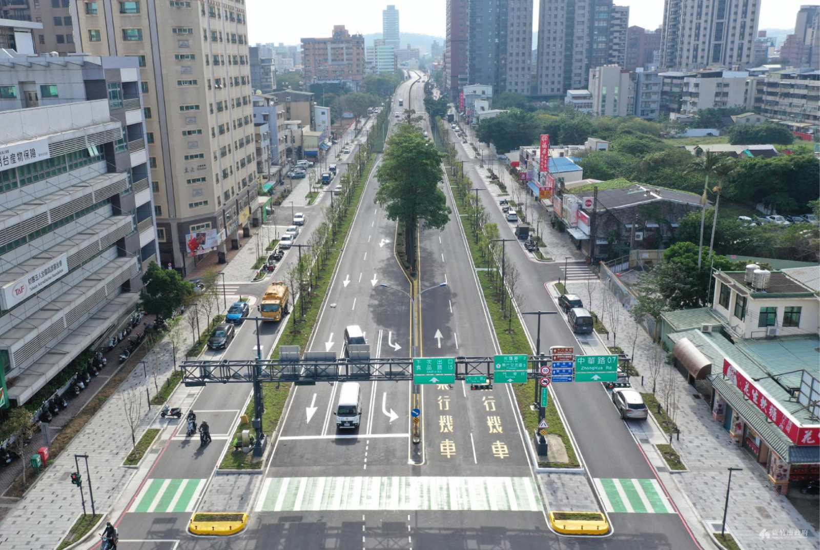 新竹市近年致力於改善行人用路環境，東大路就是實施重點之一。