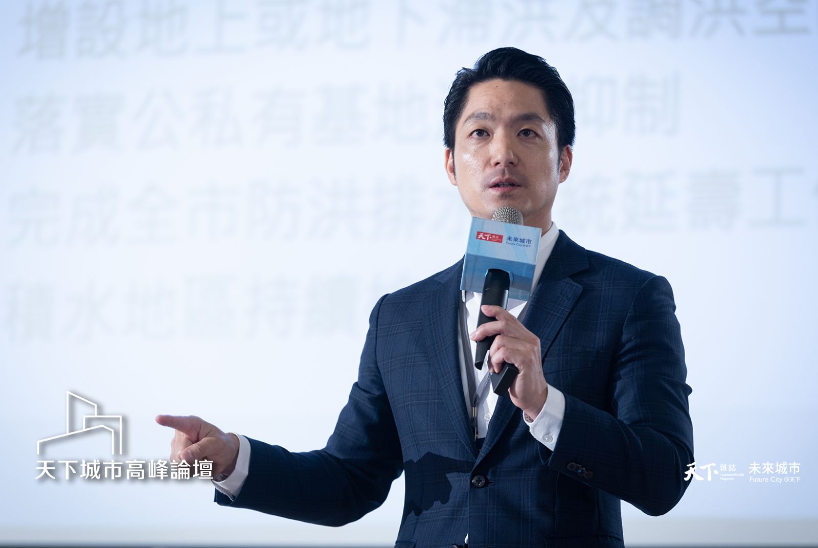 內湖塞車怎麼解?蔣萬安:接駁巴士、改變號誌,已減少13%旅運時間