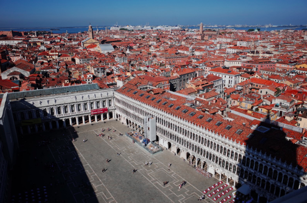 威尼斯「聖馬可廣場」的整修開口，啟動了「建築」與「考古」的雙向觀察