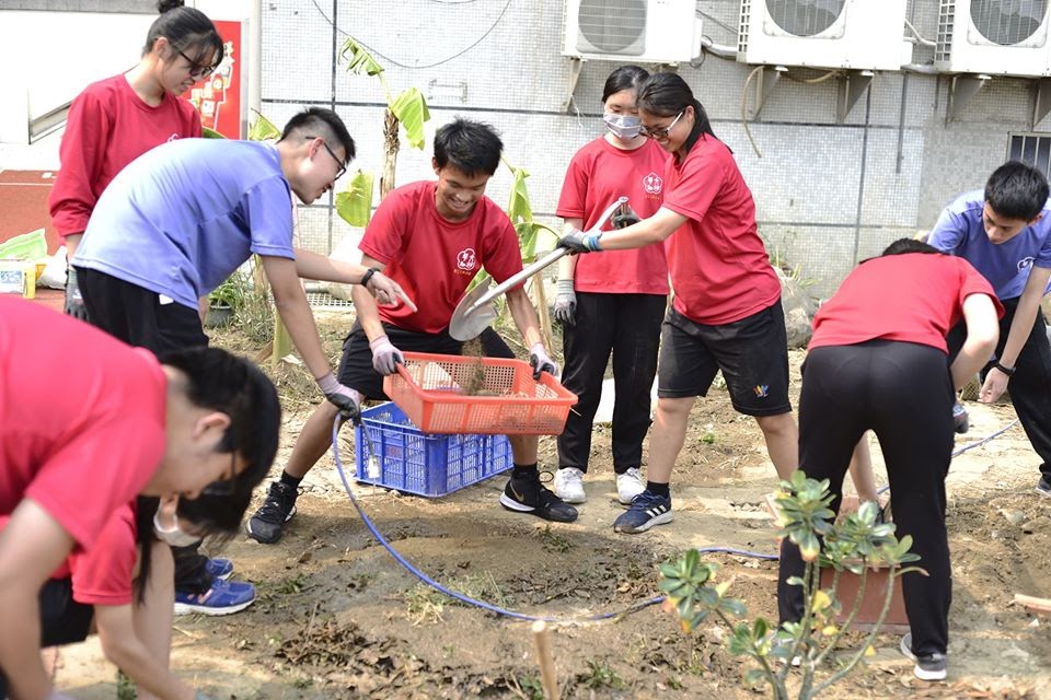 馮雅蕾也將「食農教育」帶進校園，同時為城市居民提供無虞的蔬果供給。