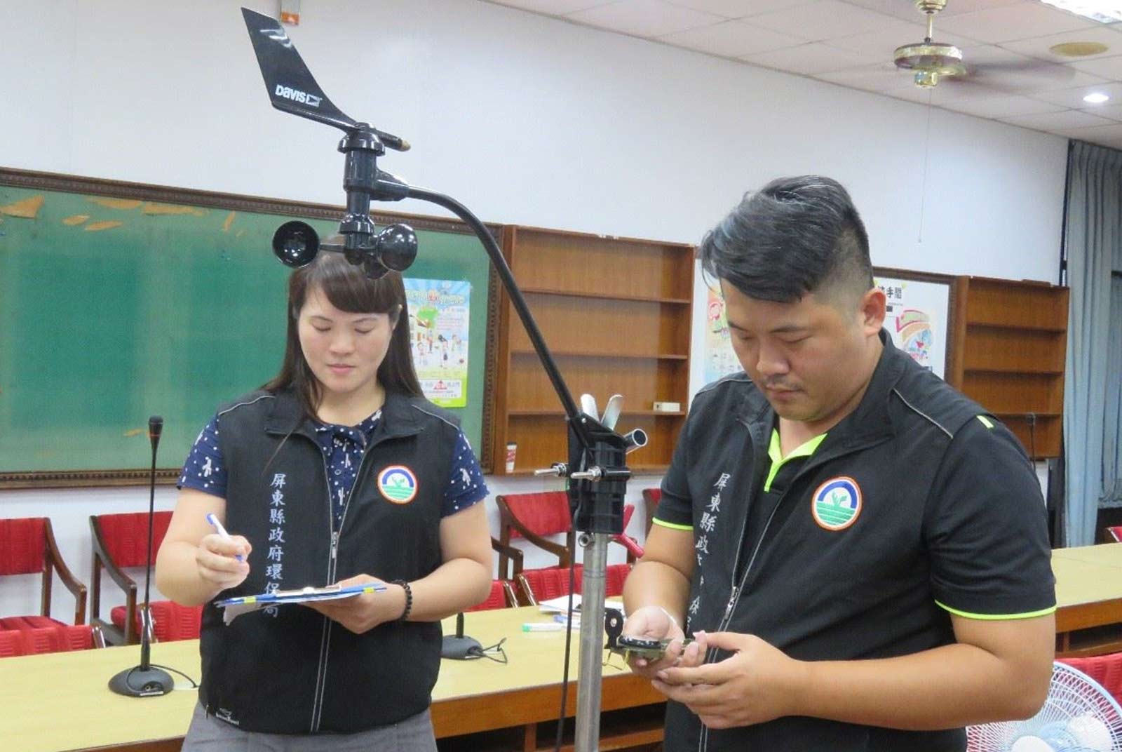 屏東縣政府環保局培訓出一支聞臭師隊伍，要積極改善城市飄臭的問題。